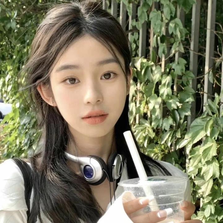特务谜云